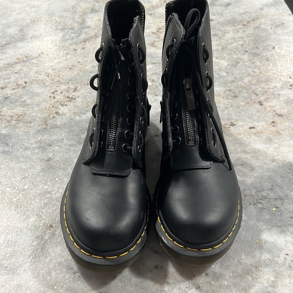 Dr.Martens black leather boots size 9 - Picture 2 of 4